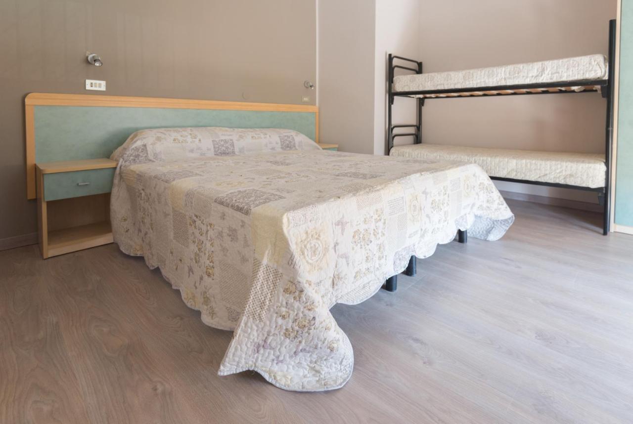 Hotel Avenusta Viserba Di Rimini Экстерьер фото
