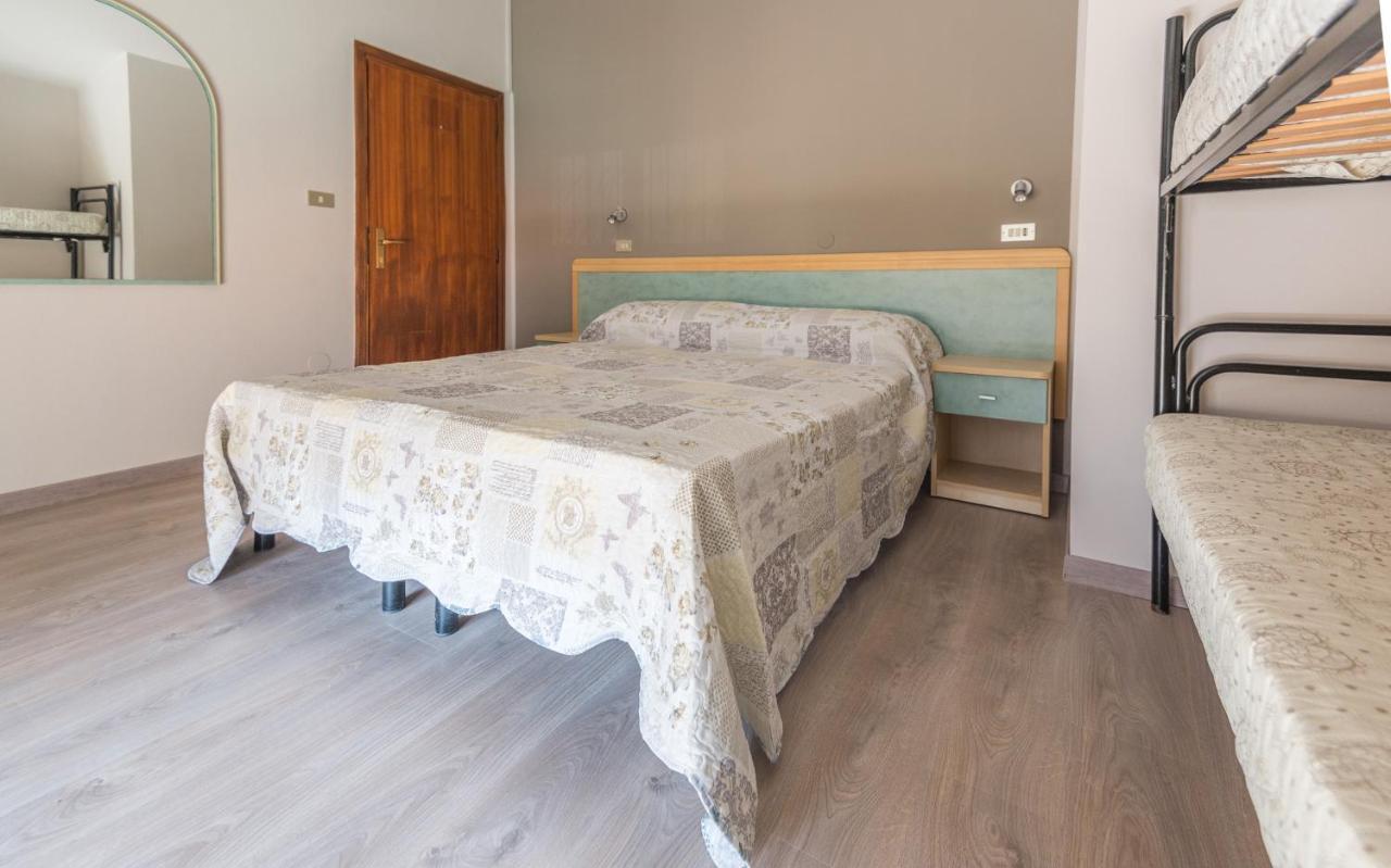 Hotel Avenusta Viserba Di Rimini Экстерьер фото